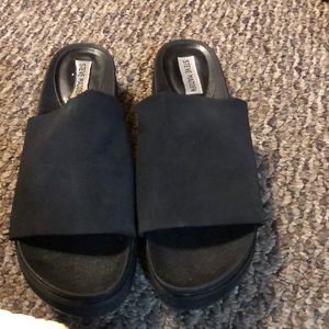 Steve Madden black platform sandals